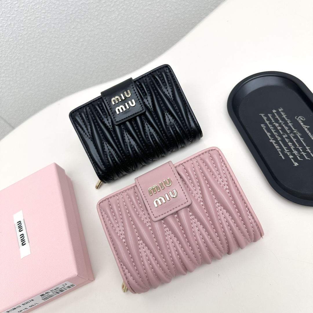 【LOUIS VUITTON】Nano Madeleine 12.5 x 6 x 21CM