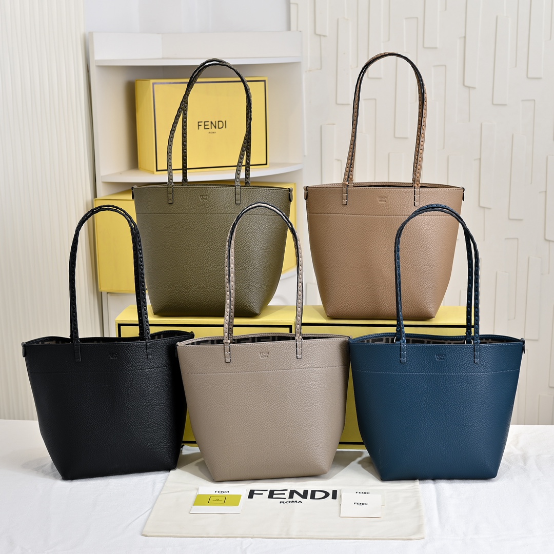【Fendi】roll bag 36X27×15CM