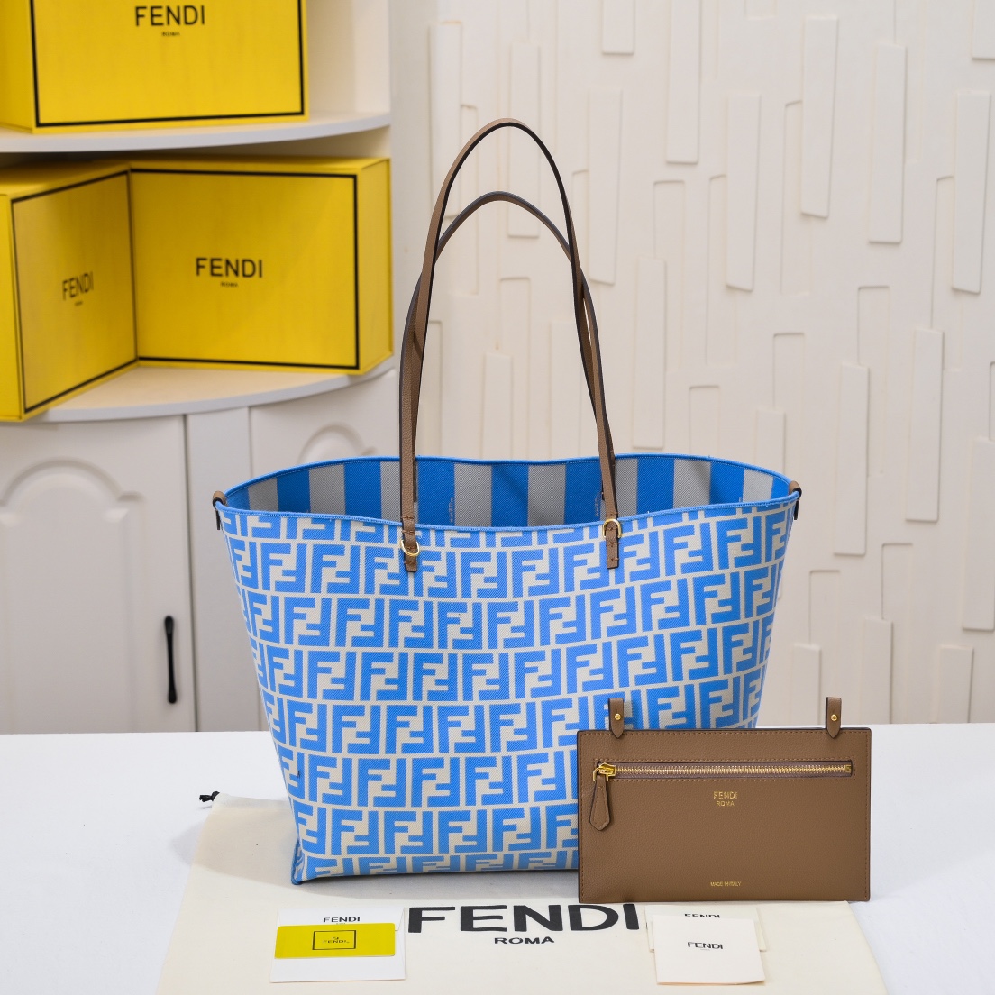 【Fendi】roll bag 36X27×15CM