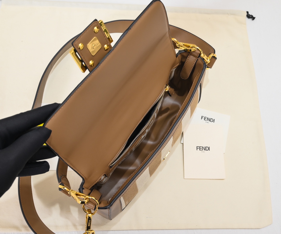【Fendi】Baguette  27X6X15CM