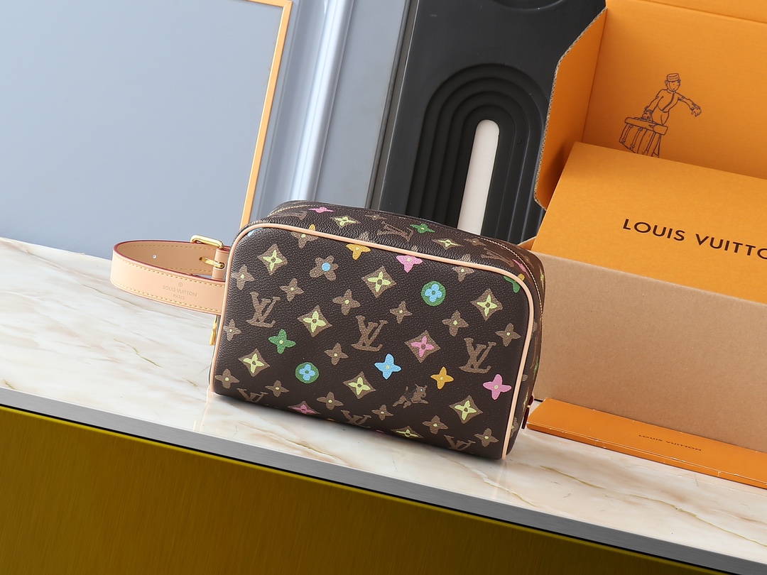 【LOUIS VUITTON】Locker Dopp Kit