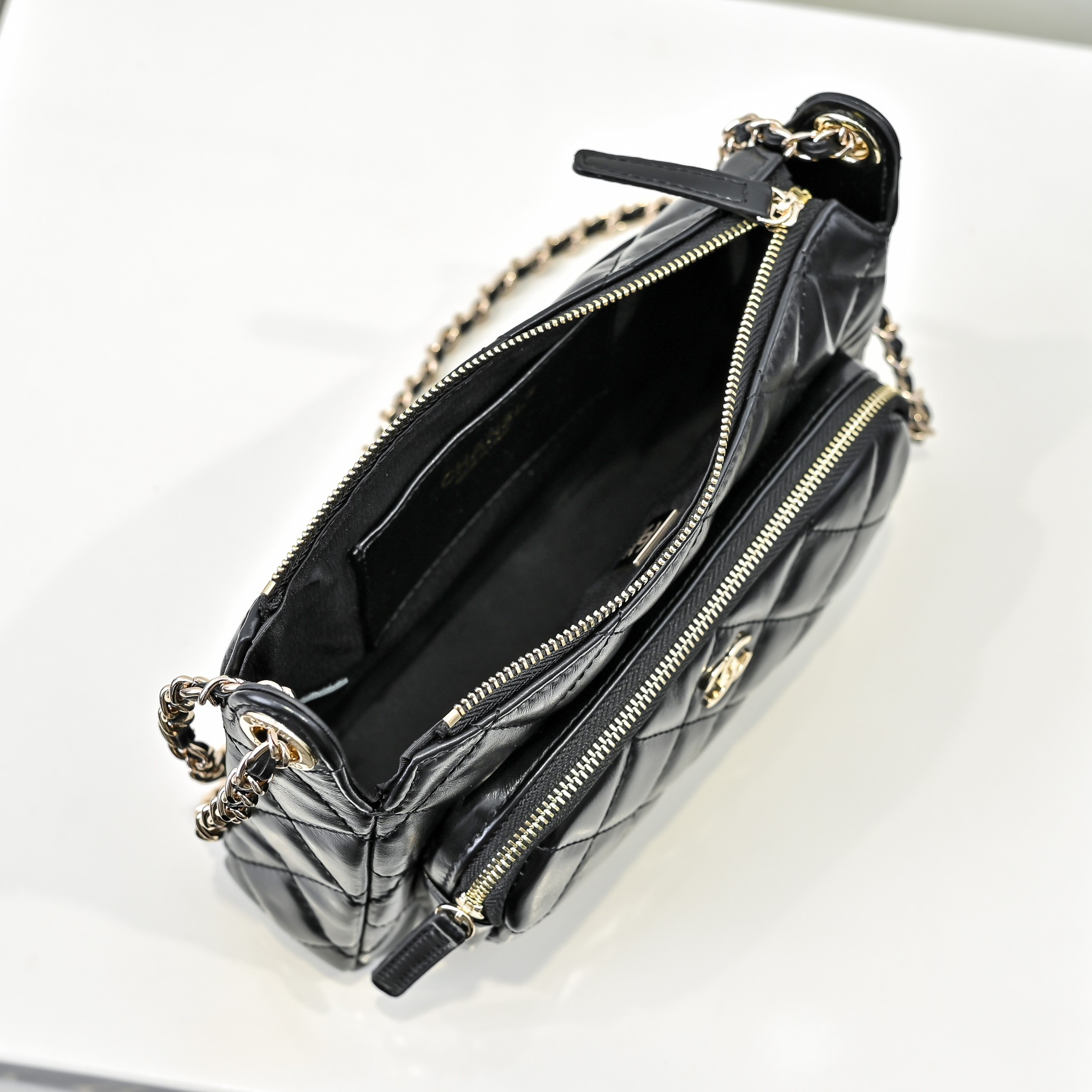 【シャネル】25C   23x15x5cm