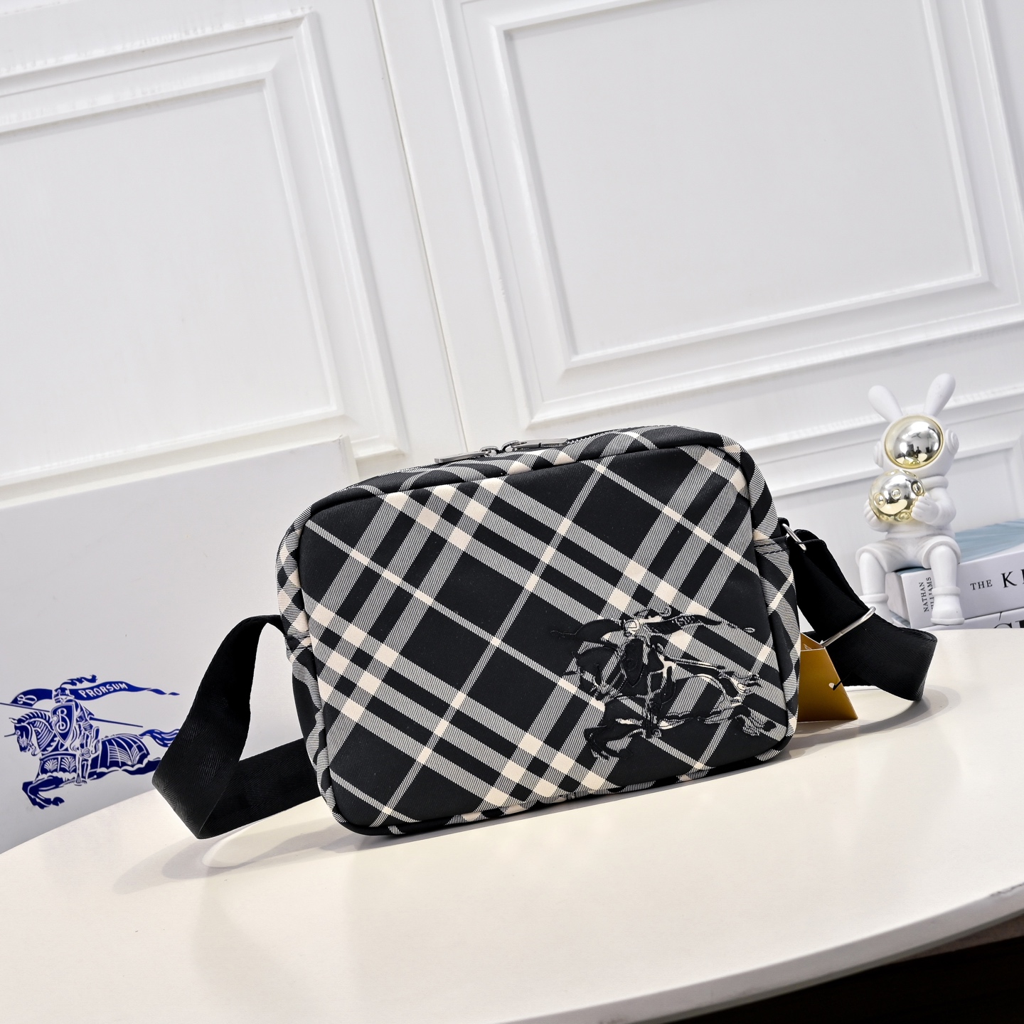 【Burberry】25 x 12 x 18cm