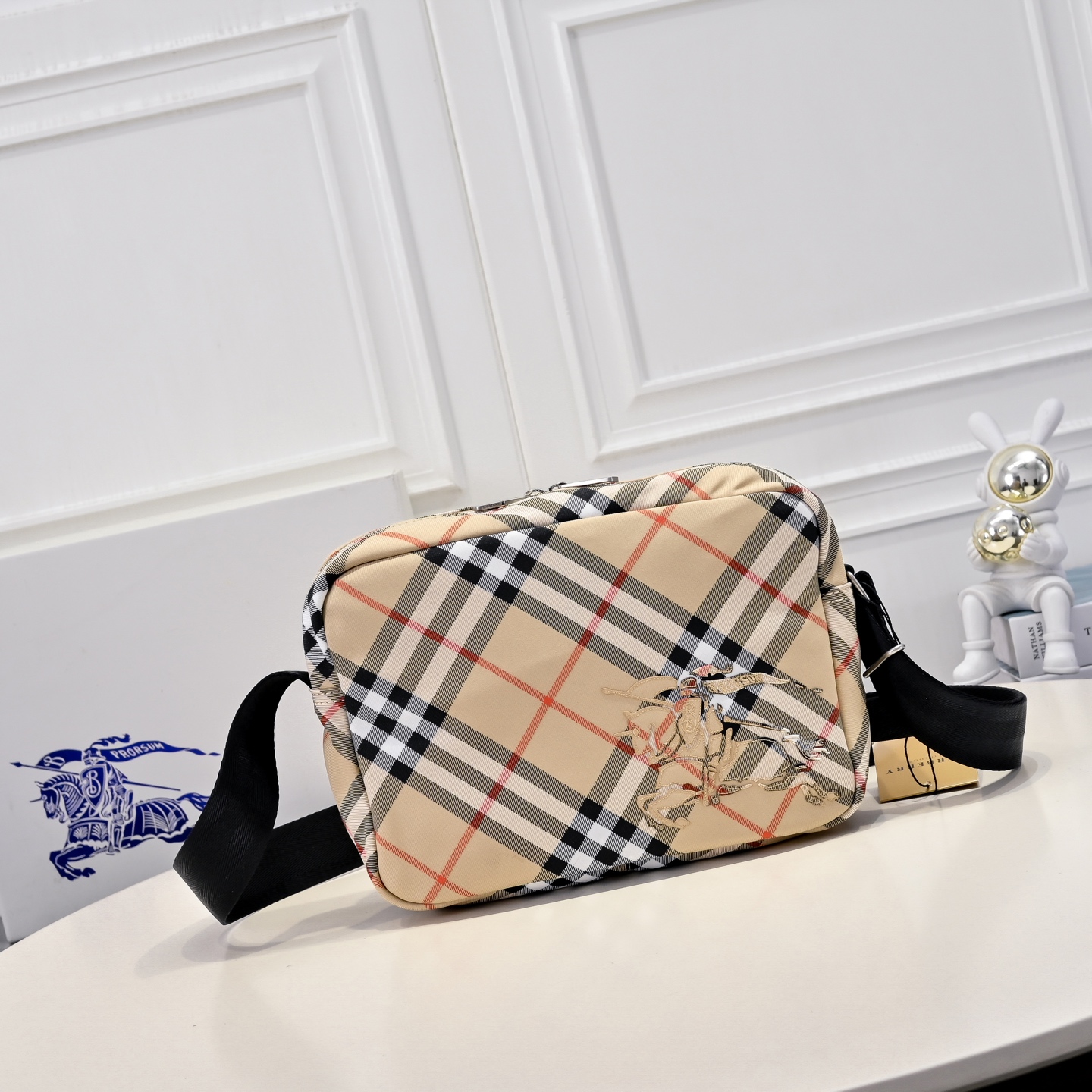 【Burberry】25 x 12 x 18cm