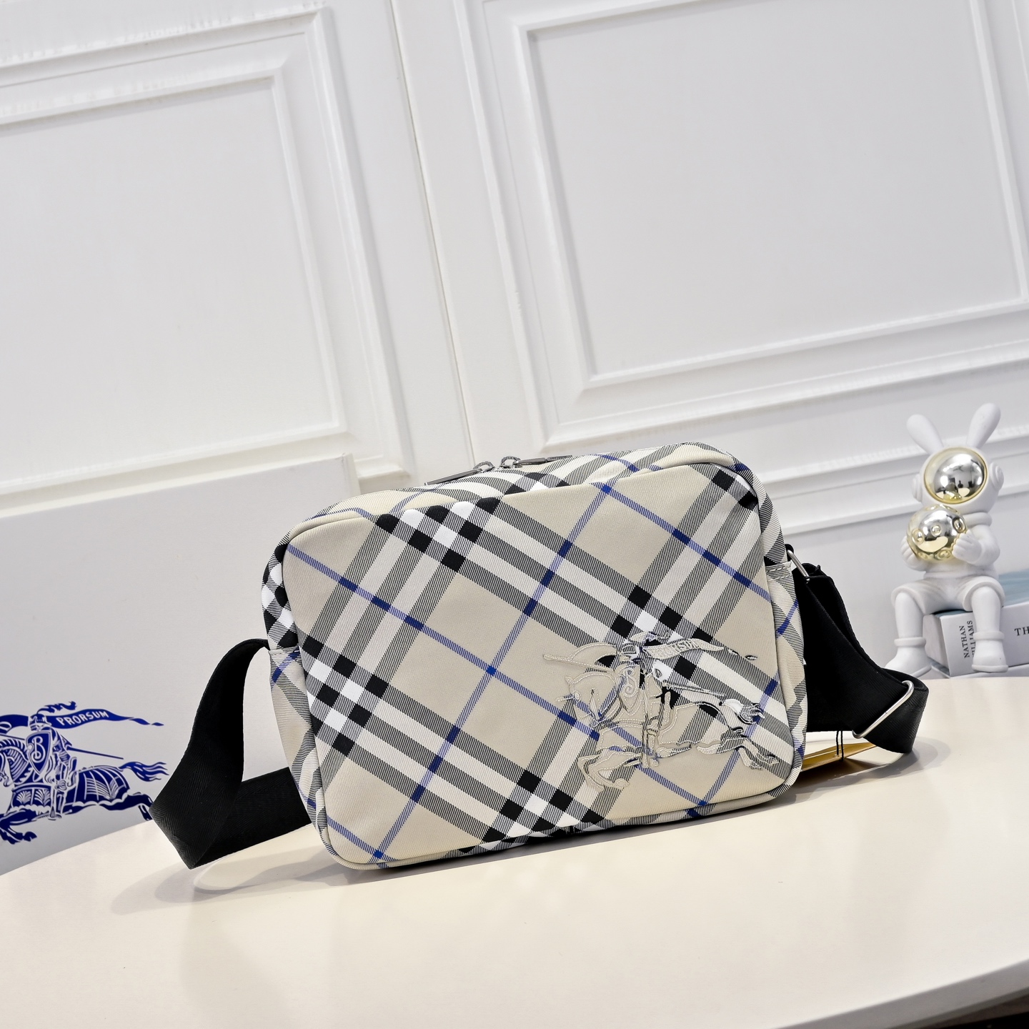 【Burberry】25 x 12 x 18cm