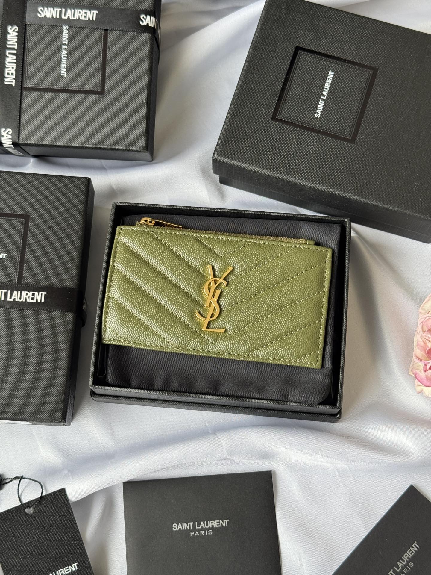 【Yves Saint laurent】高品質の 13*8*2cm