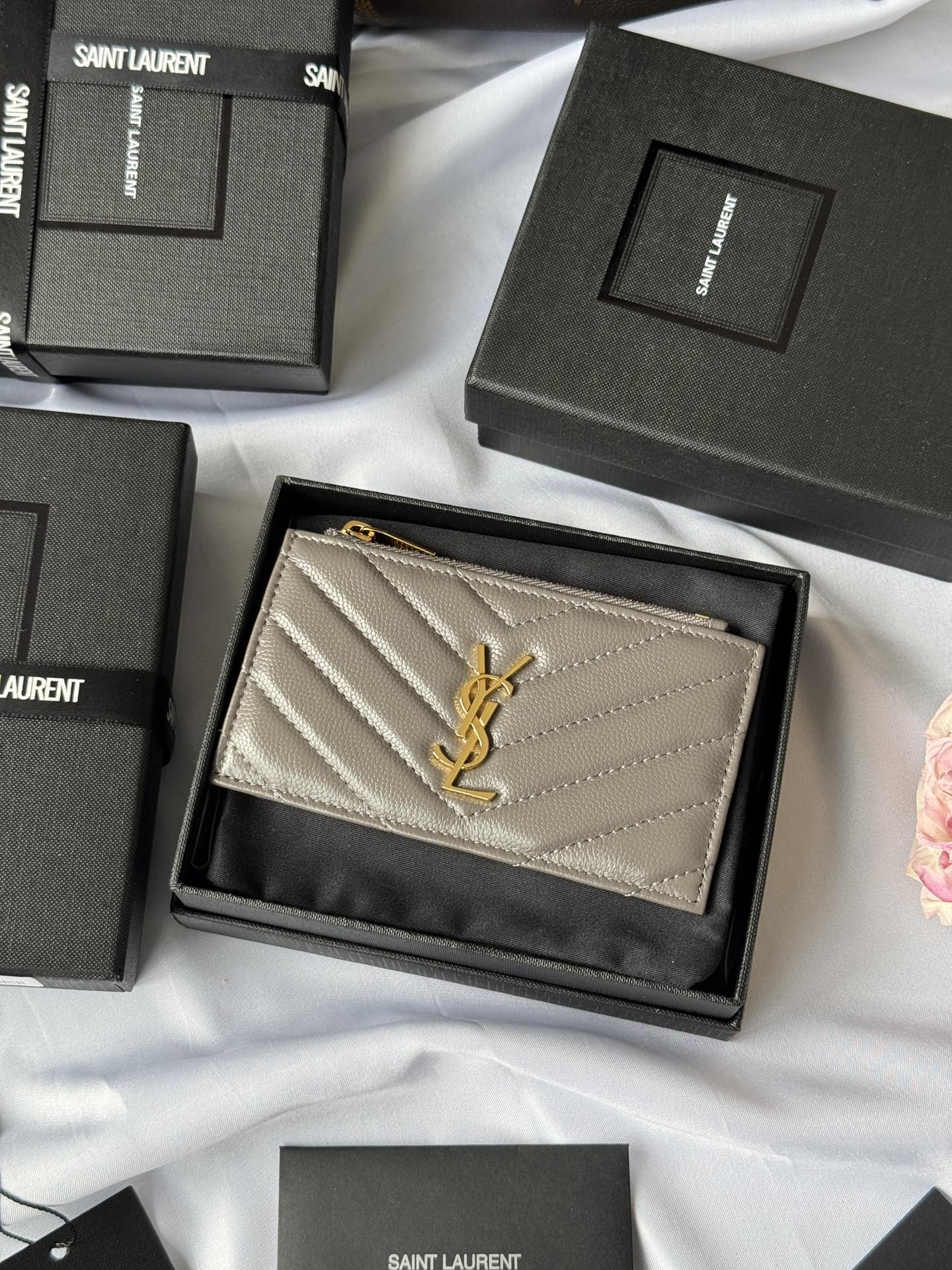 【Yves Saint laurent】高品質の 13*8*2cm