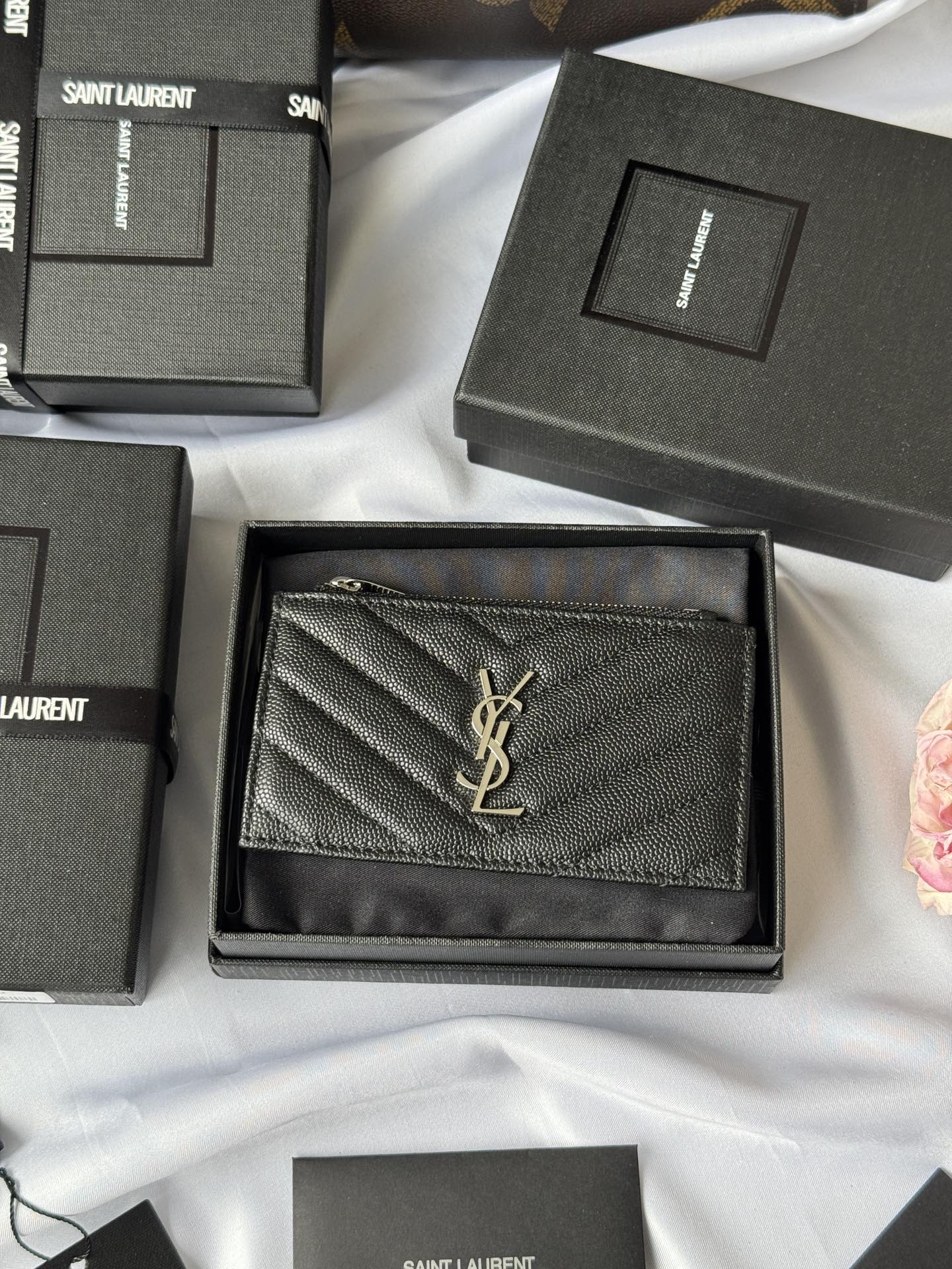 【Yves Saint laurent】高品質の 13*8*2cm