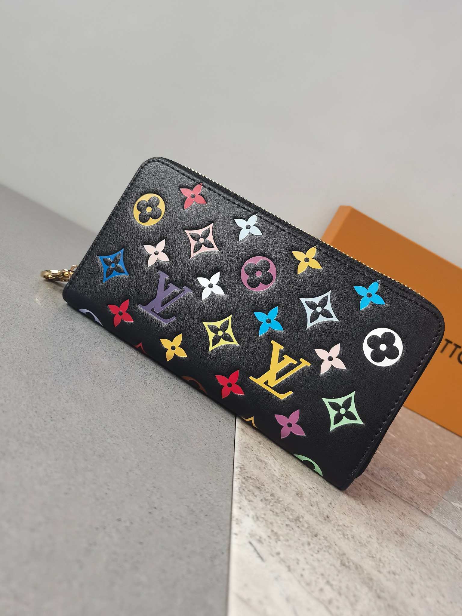 【LOUIS VUITTON】Circle 19.5*10.5*2.5cm
