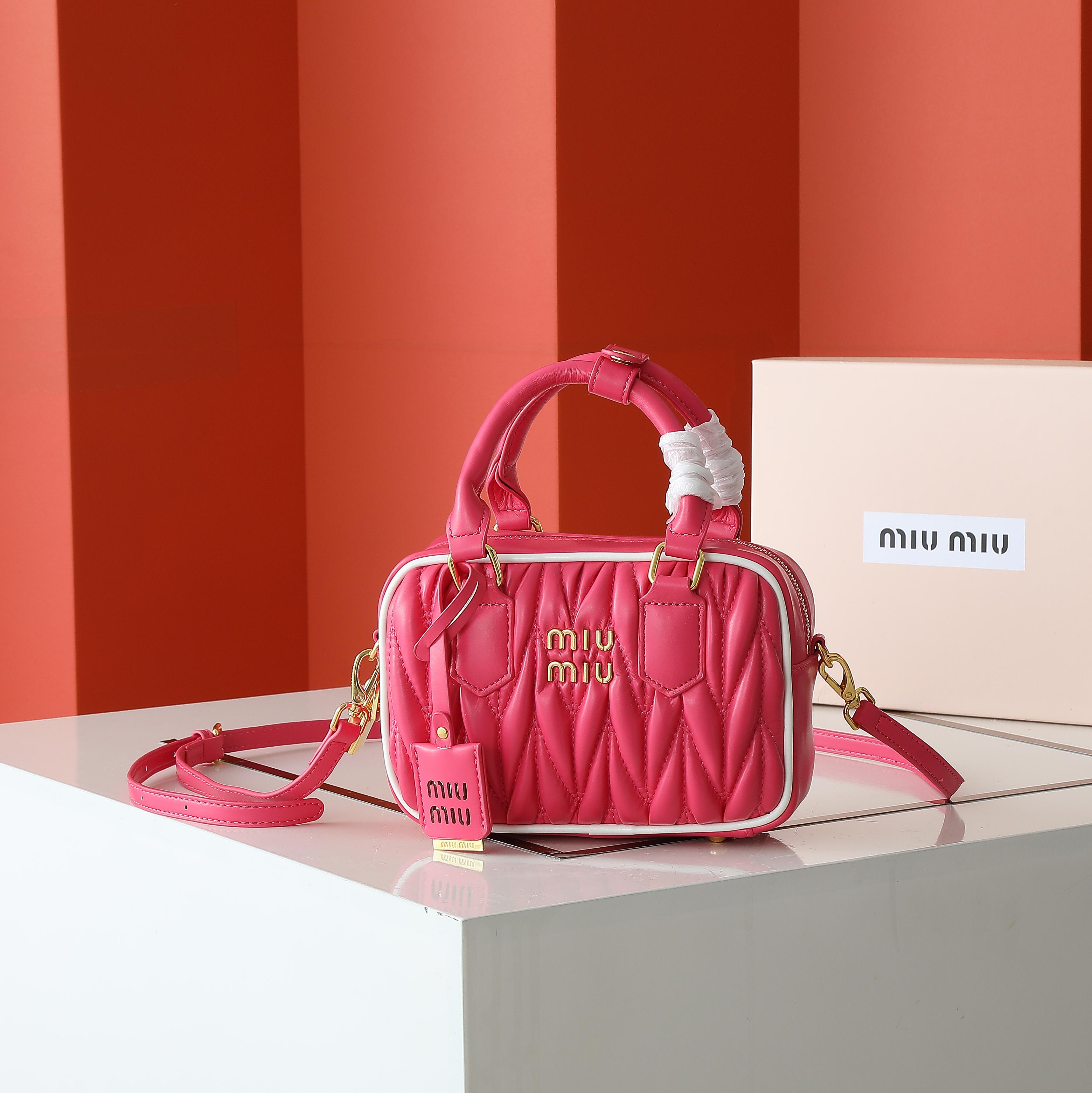 【MIUMIU】20x14x7CM