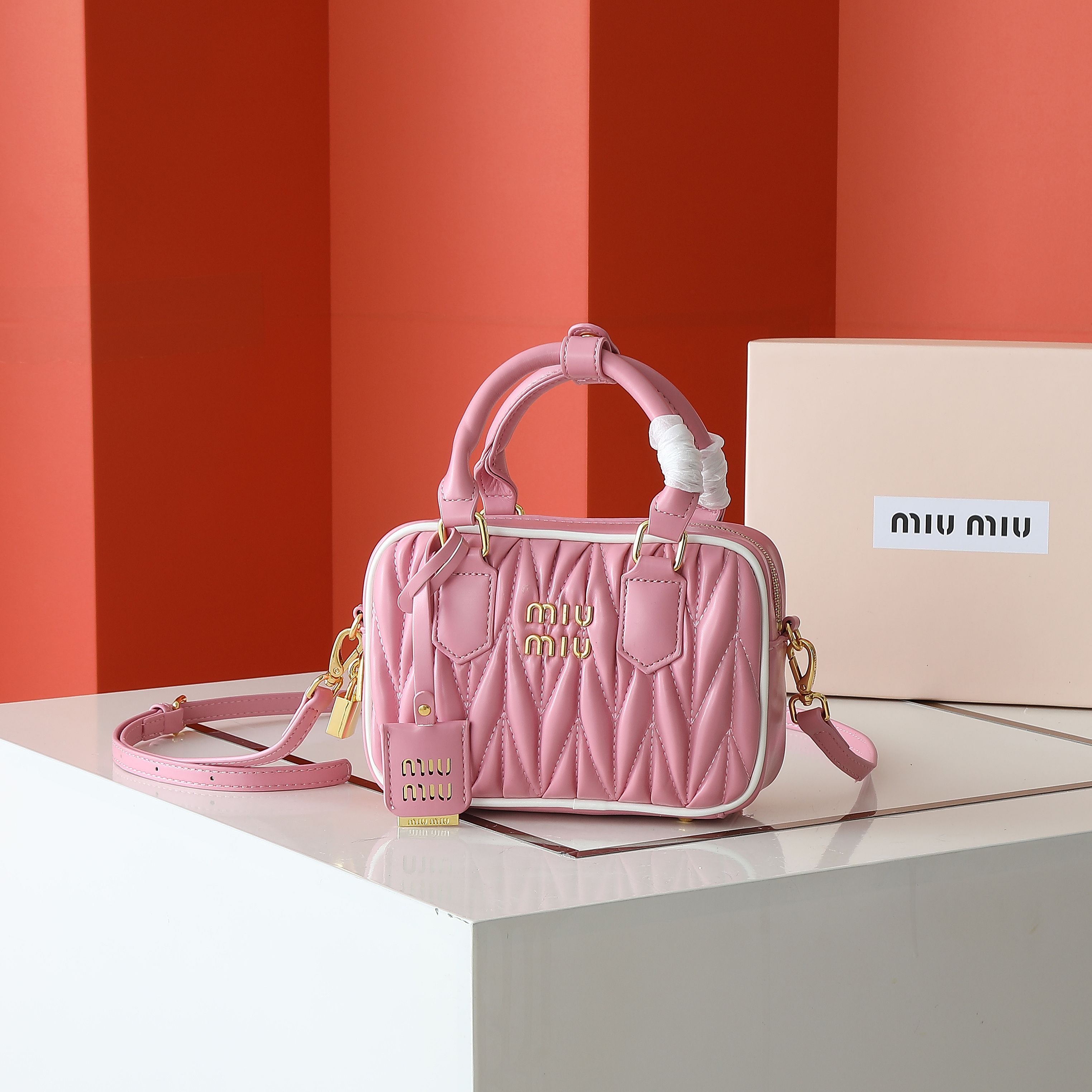 【MIUMIU】20x14x7CM