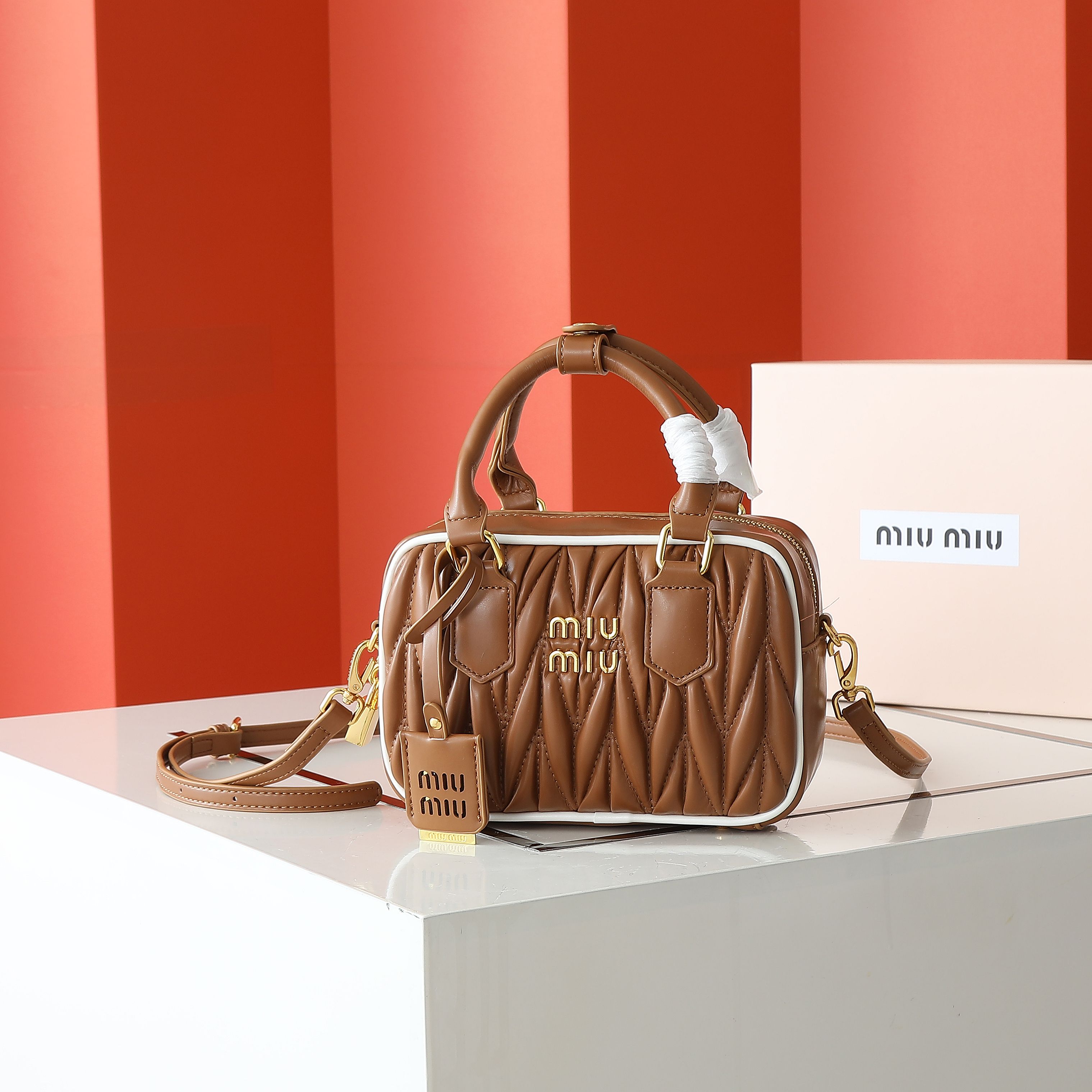 【MIUMIU】20x14x7CM