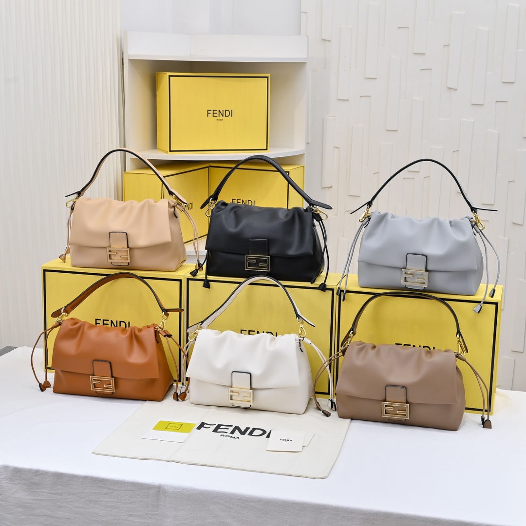 【Fendi】Mamma Baguette 26.5x8.5x18cm