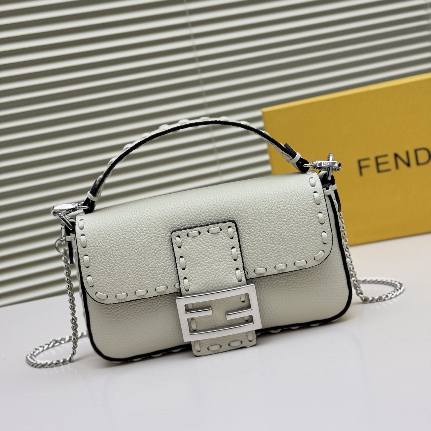【Fendi】Baguette 20×12×5cm