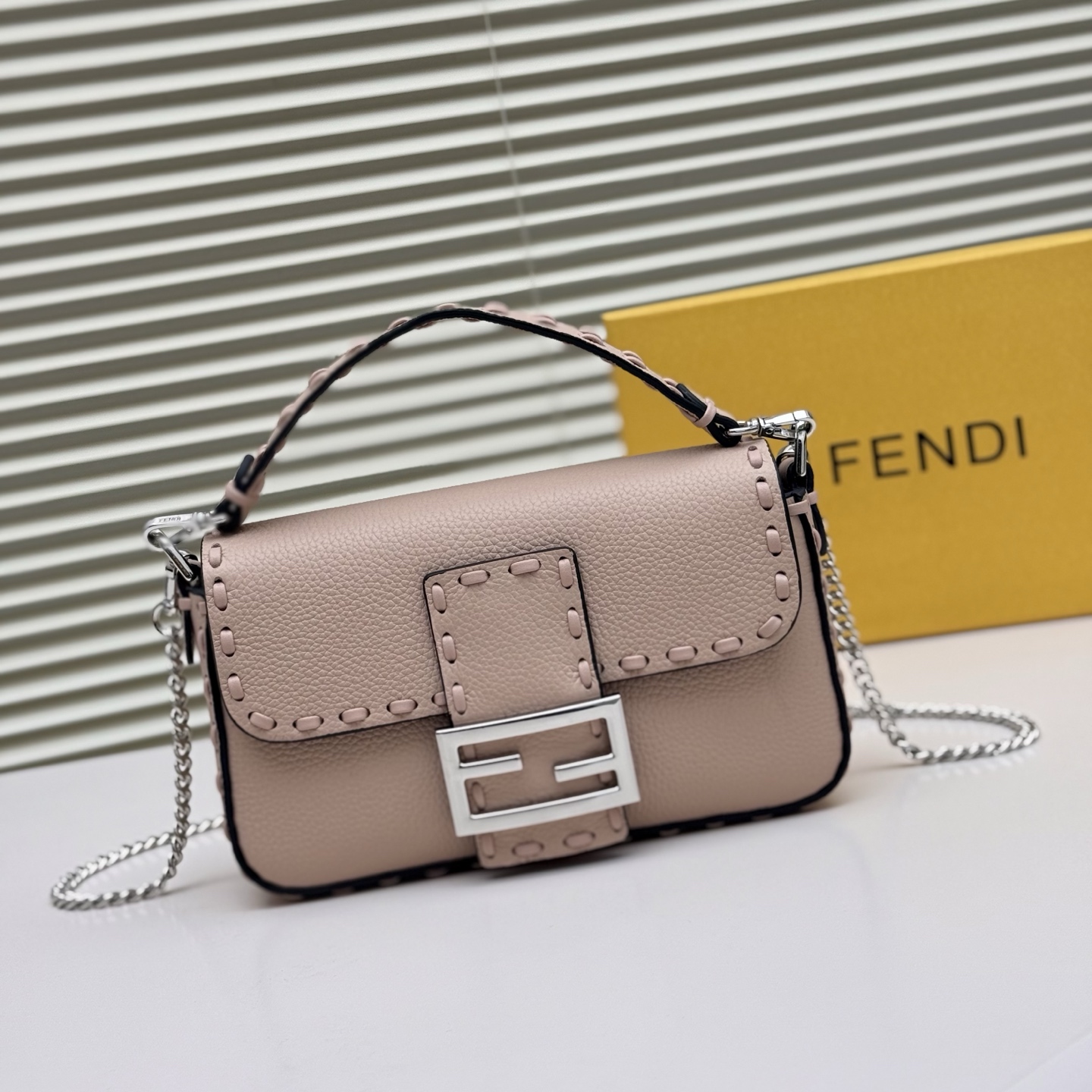 【Fendi】Baguette 20×12×5cm