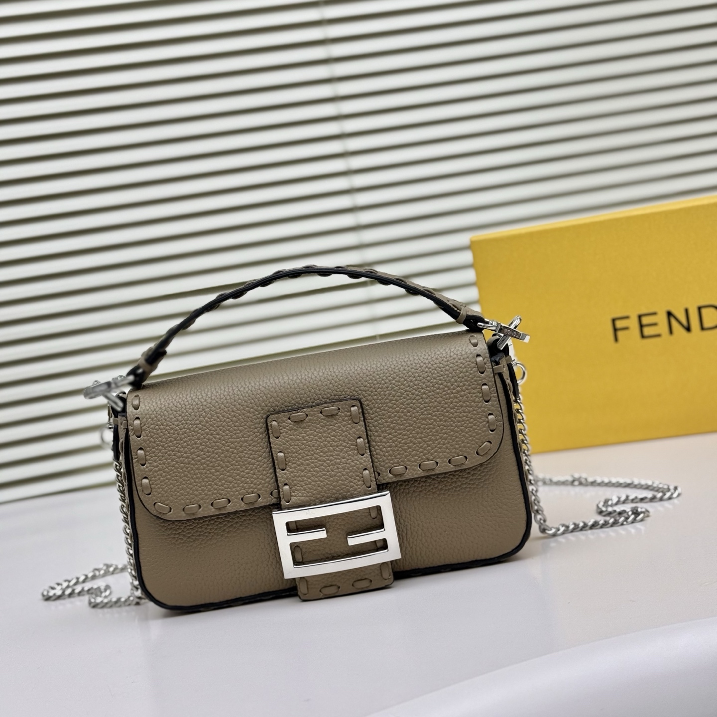 【Fendi】Baguette 20×12×5cm