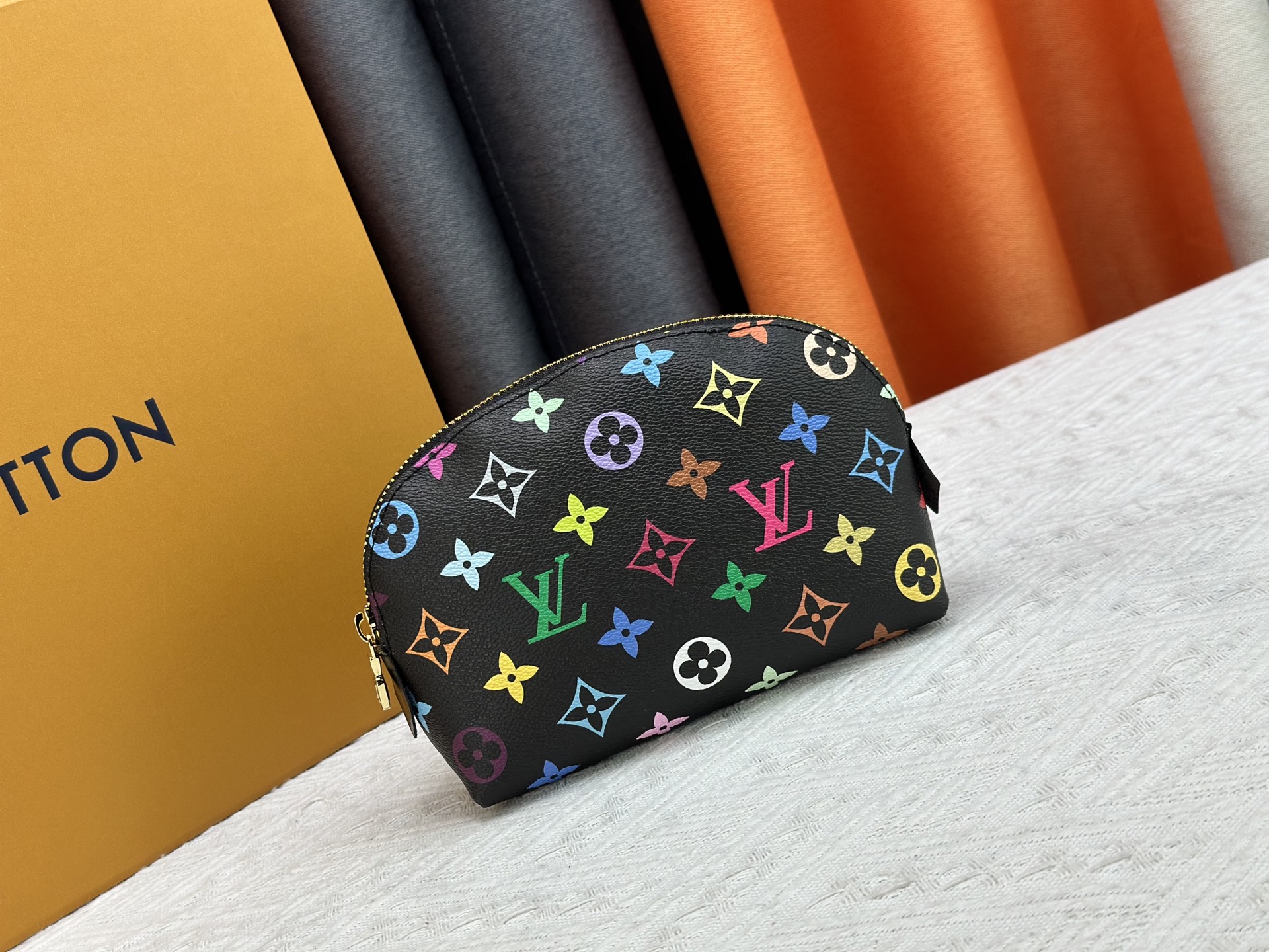 【LOUIS VUITTON】17*12*6CM