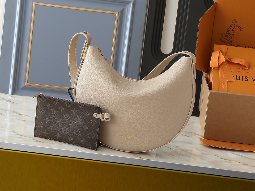 【LOUIS VUITTON】Low Key Cookie 32.0 x 26.0 x 5.0cm