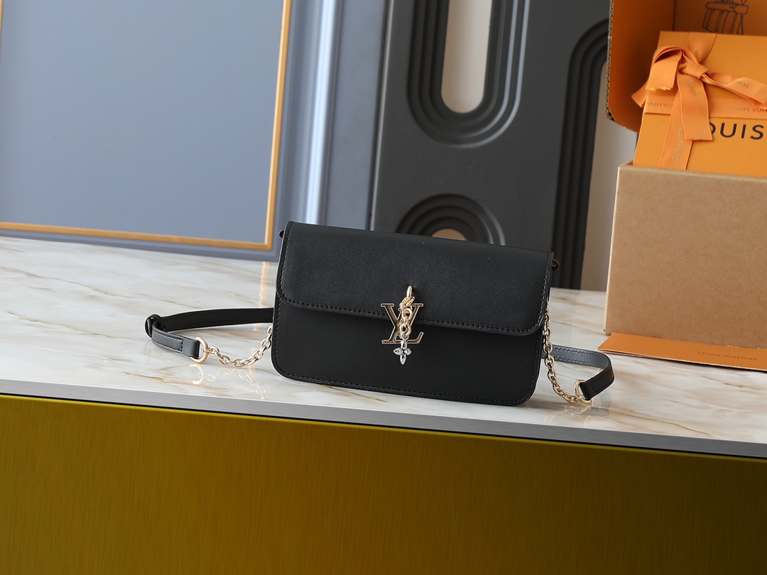 【LOUIS VUITTON】Wallet On Chain 20.0 x 11.5 x 4.0 cm