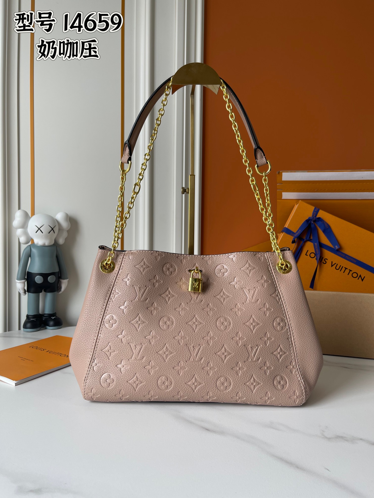 【LOUIS VUITTON】Anytime 34 x 20 x 13cm