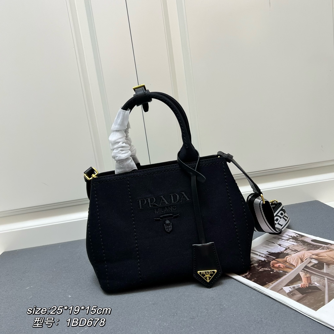 【PRADA】25*19*15cm