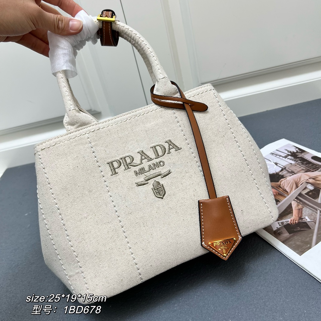【PRADA】25*19*15cm