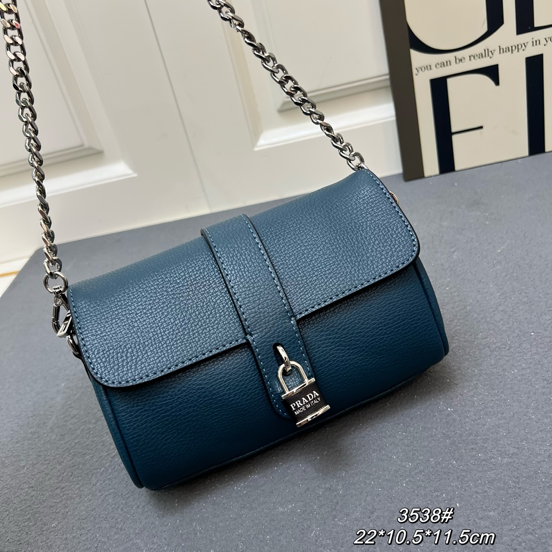 【PRADA】22*10.5*11.5cm