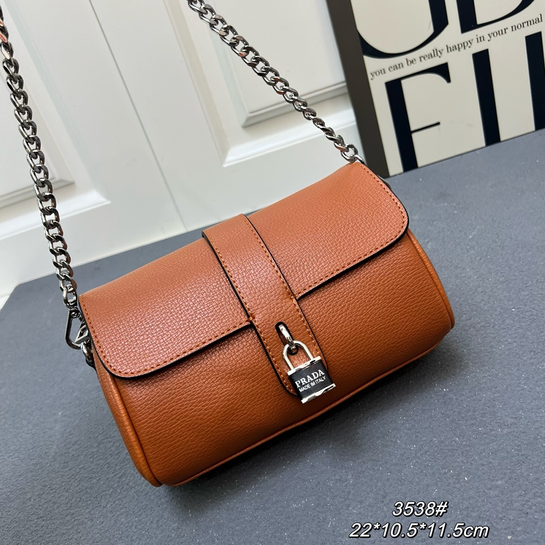 【PRADA】22*10.5*11.5cm