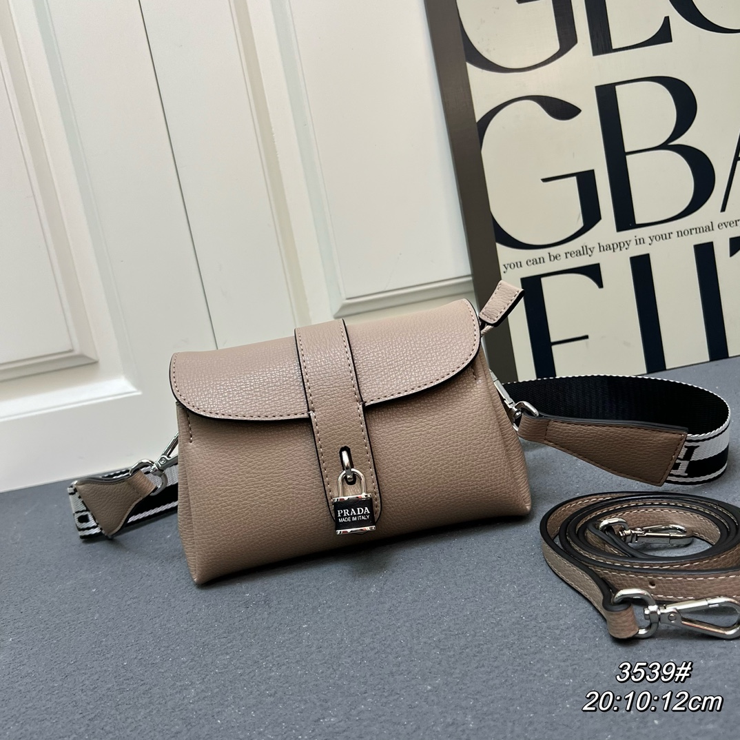 【PRADA】20*10*12cm