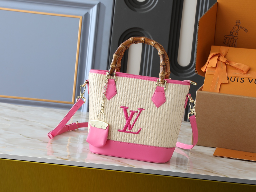 【LOUIS VUITTON】Wallet On Chain 20.0 x 20.5 x 11.0cm