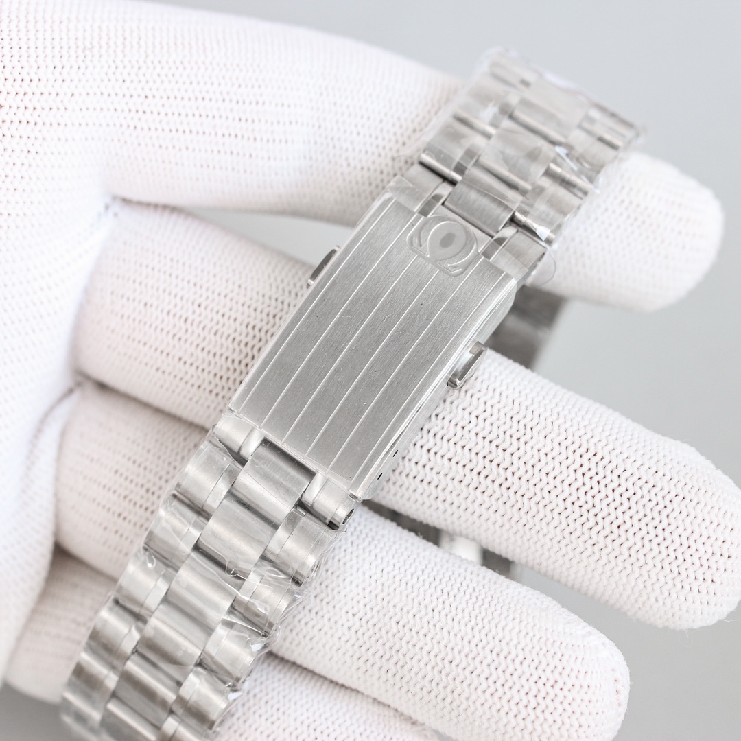 国内在庫(3日にお届け) OMEGA メンズ 腕時計  2228