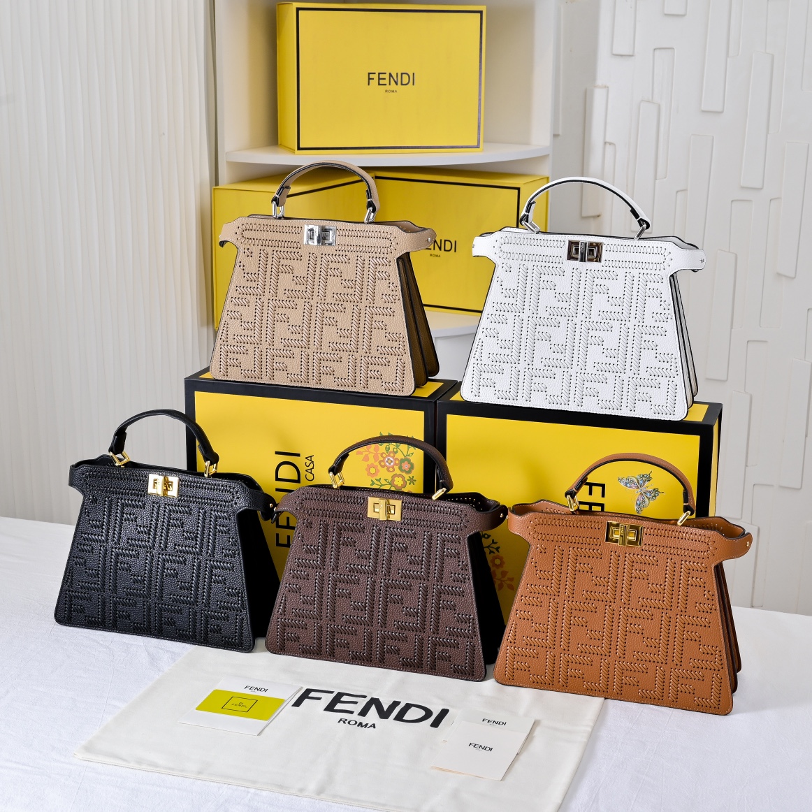 【Fendi】𝐏𝐄𝐄𝐊𝐀𝐁𝐎𝐎  𝐈 𝐒𝐄𝐄 𝐔