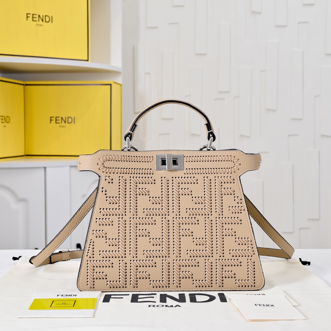 【Fendi】𝐏𝐄𝐄𝐊𝐀𝐁𝐎𝐎  𝐈 𝐒𝐄𝐄 𝐔