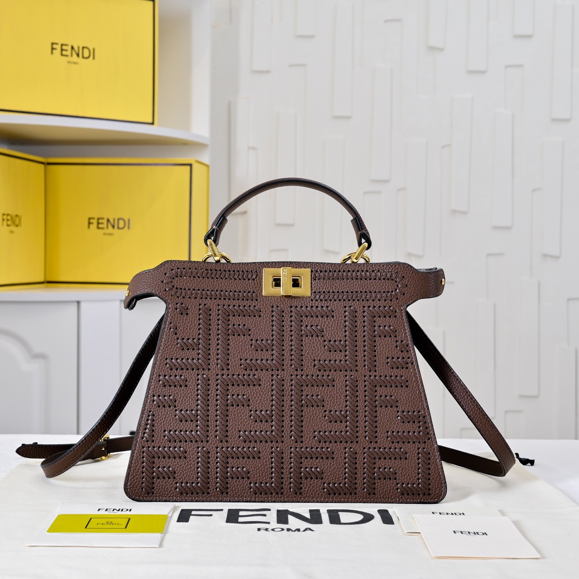 【Fendi】𝐏𝐄𝐄𝐊𝐀𝐁𝐎𝐎  𝐈 𝐒𝐄𝐄 𝐔