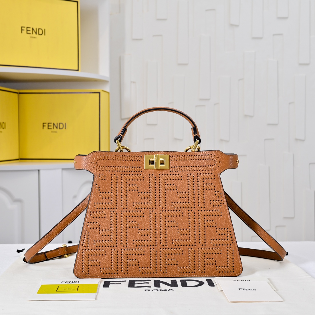 【Fendi】𝐏𝐄𝐄𝐊𝐀𝐁𝐎𝐎  𝐈 𝐒𝐄𝐄 𝐔