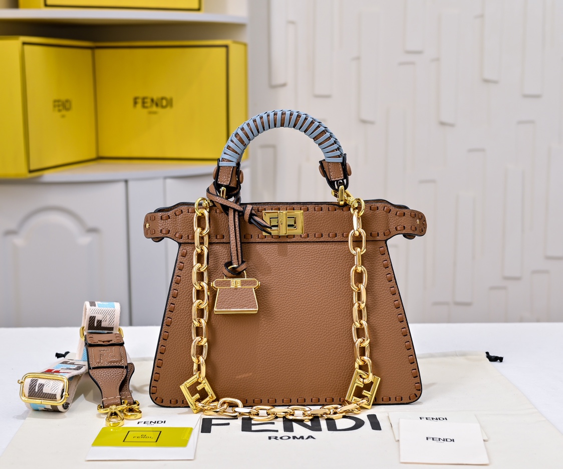 【Fendi】𝐏𝐄𝐄𝐊𝐀𝐁𝐎𝐎  𝐈 𝐒𝐄𝐄 𝐔