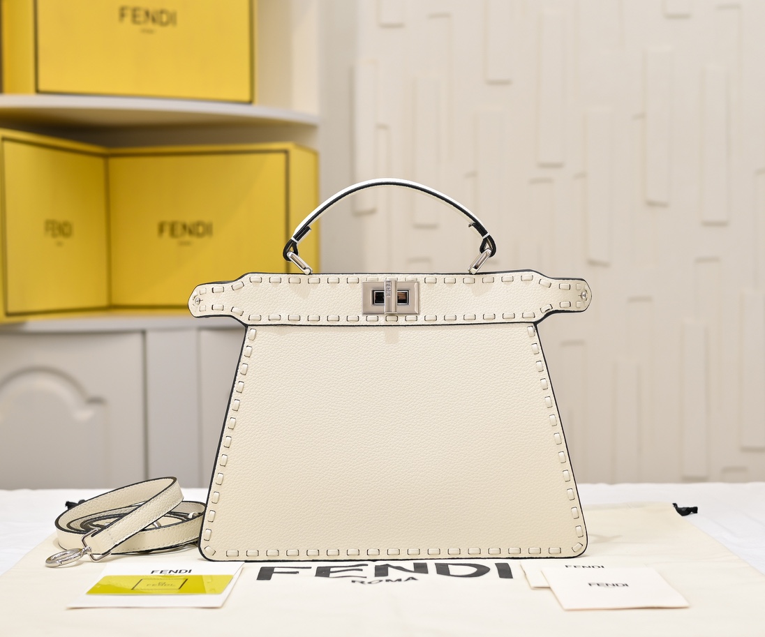 【Fendi】Peekalboo