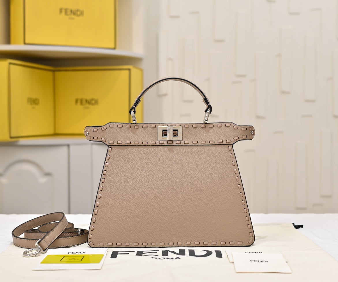 【Fendi】Peekalboo