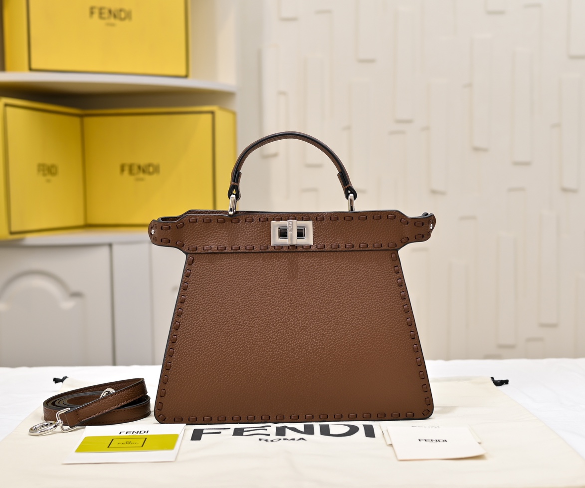 【Fendi】Peekalboo
