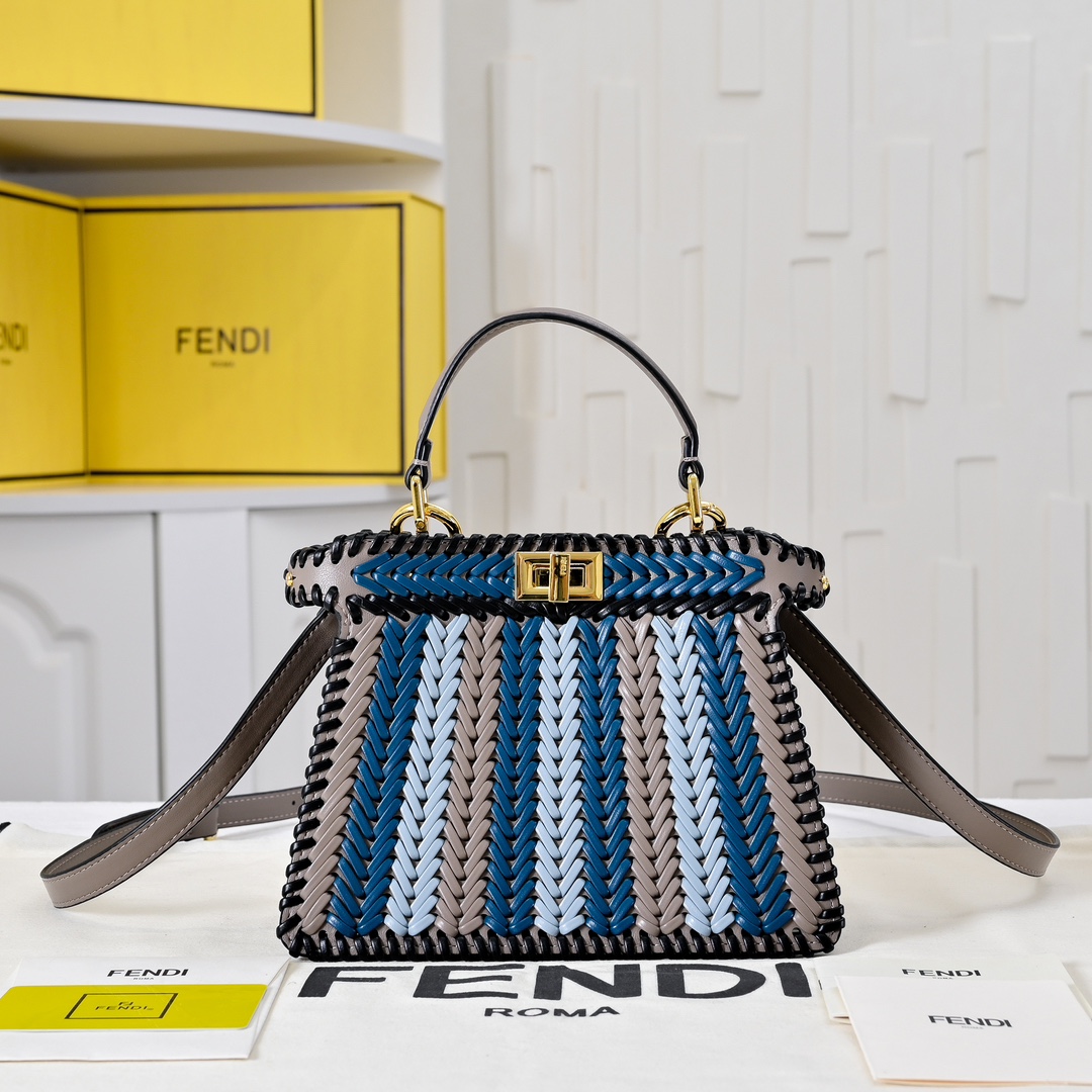【Fendi】BAGUETTE