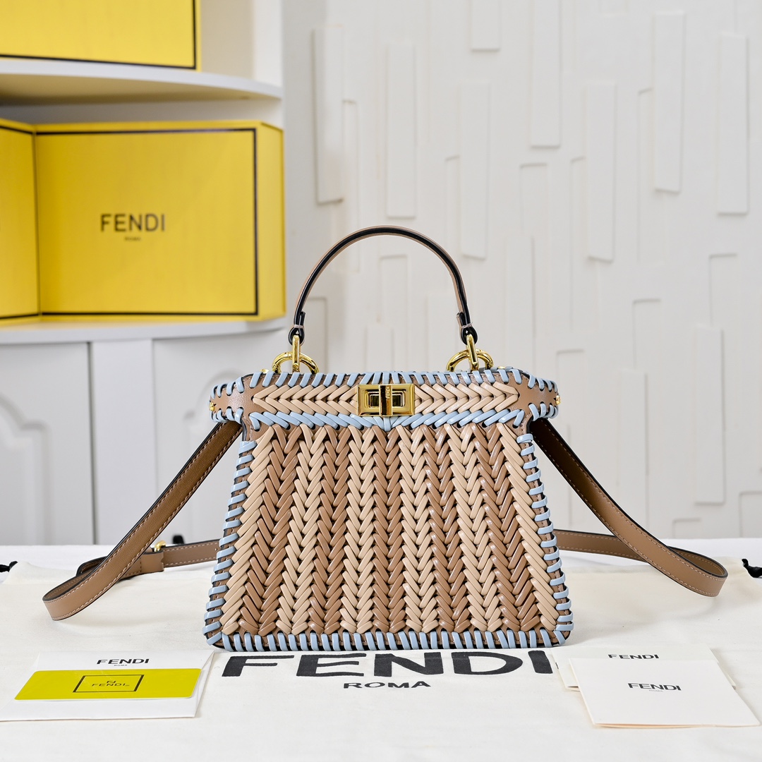 【Fendi】BAGUETTE