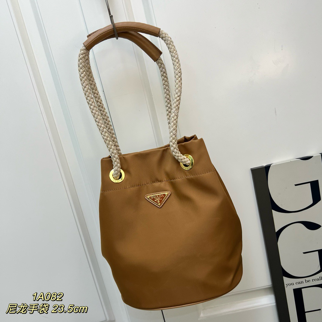 【PRADA】23.5x28x16.5cm