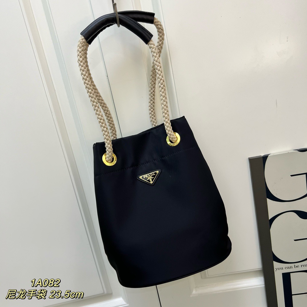 【PRADA】23.5x28x16.5cm
