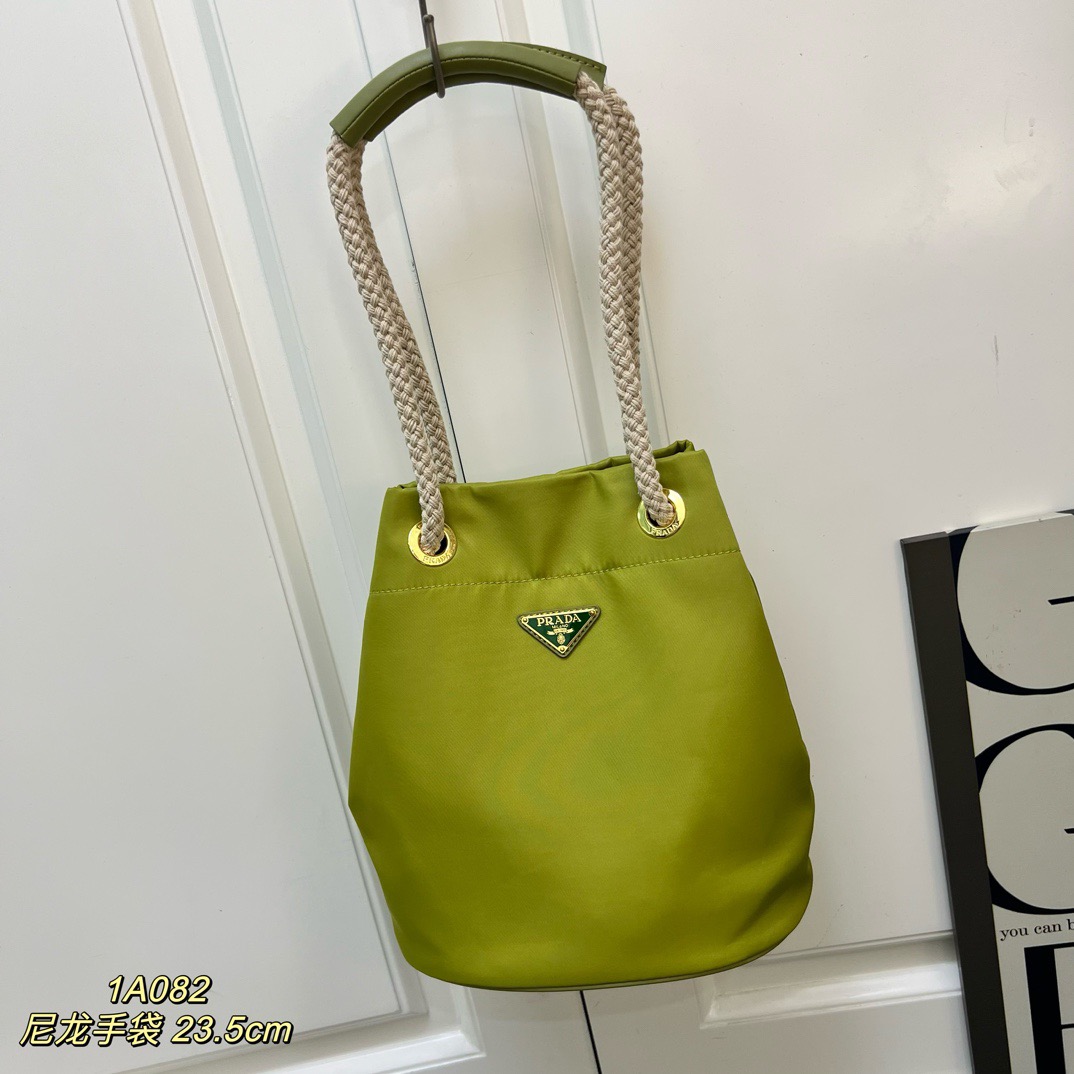 【PRADA】23.5x28x16.5cm