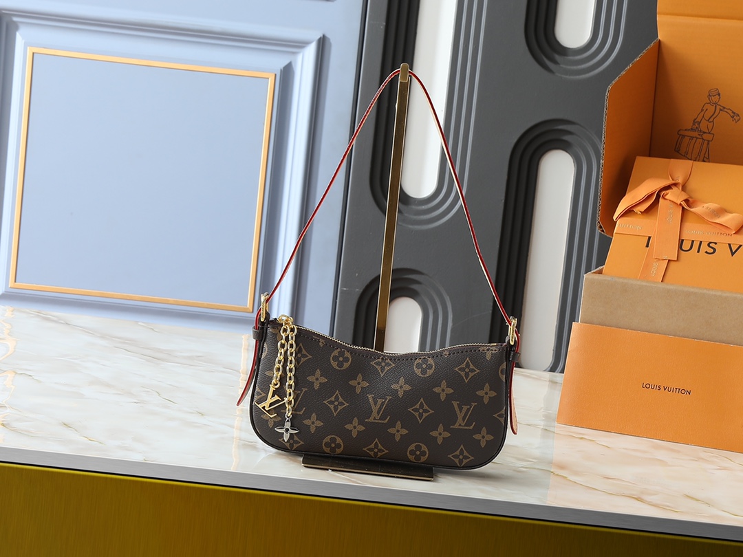 【LOUIS VUITTON】Liv Pochette 23 x 10 x 4 cm