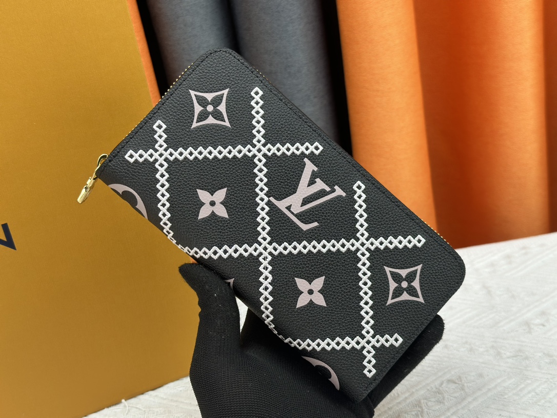 【LOUIS VUITTON】Zippy  19.5x10.5x2.5cm