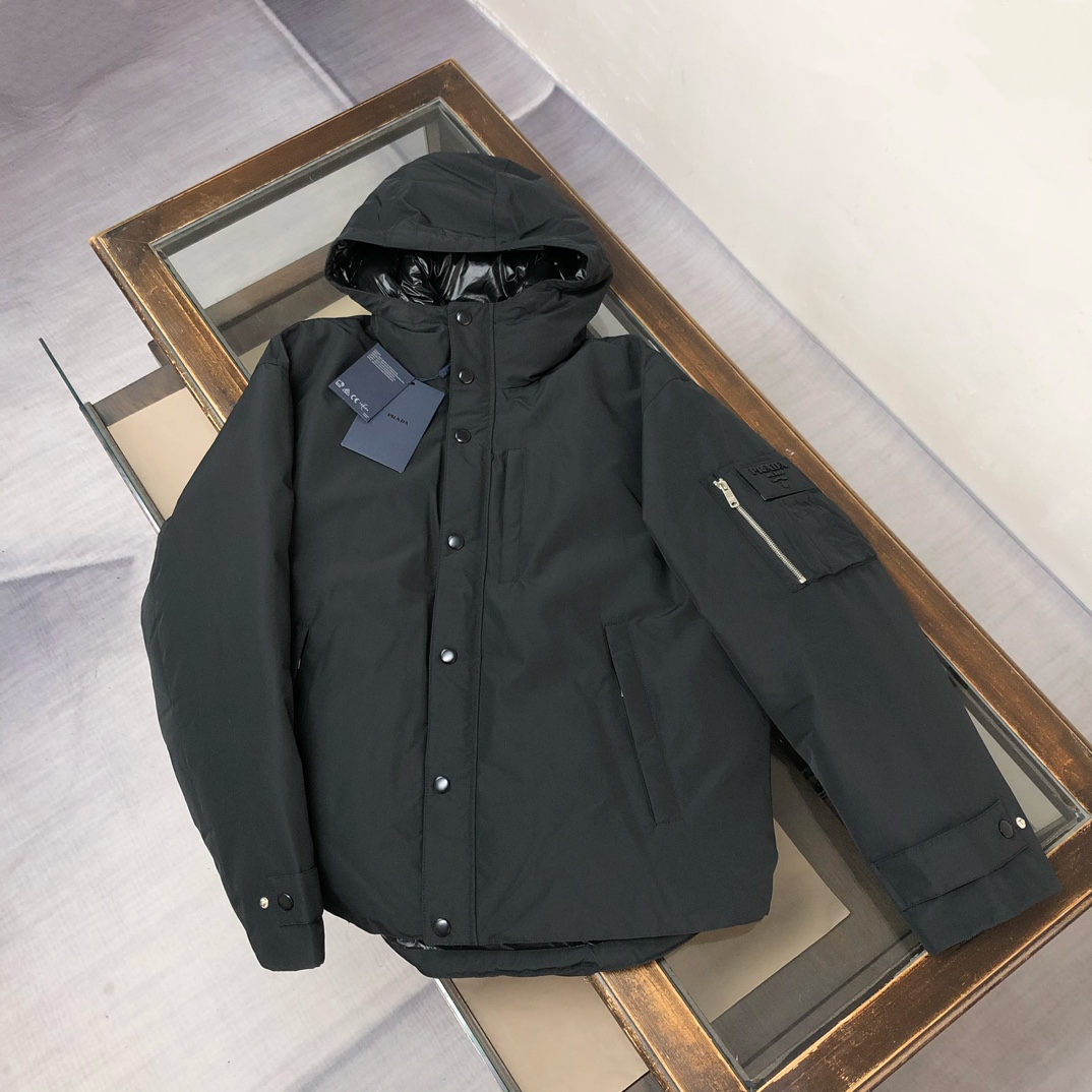 【ダウンジャケット】PRADA  48-50-52-54-56（M-3XL）