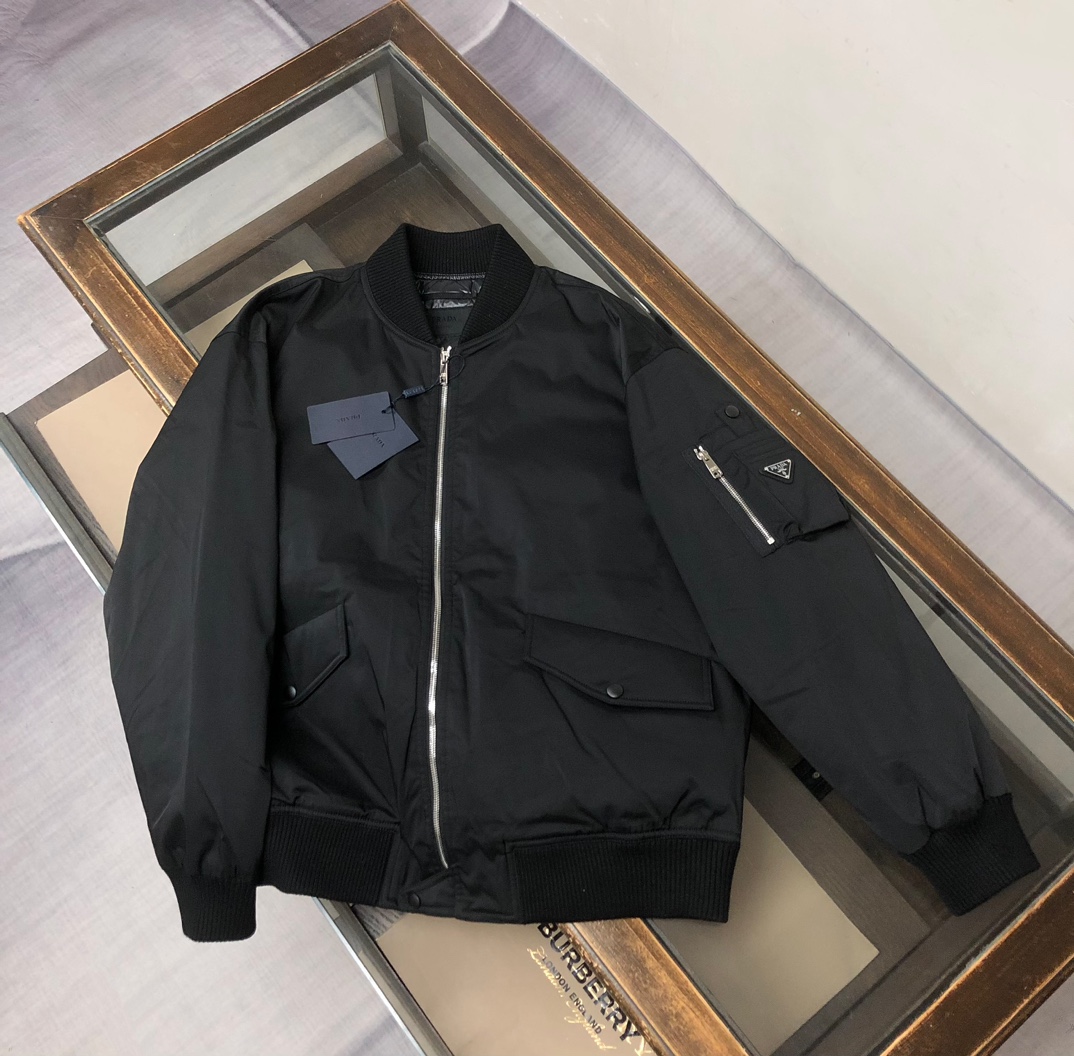 【ダウンジャケット】PRADA  48-50-52-54-56（M-3XL）