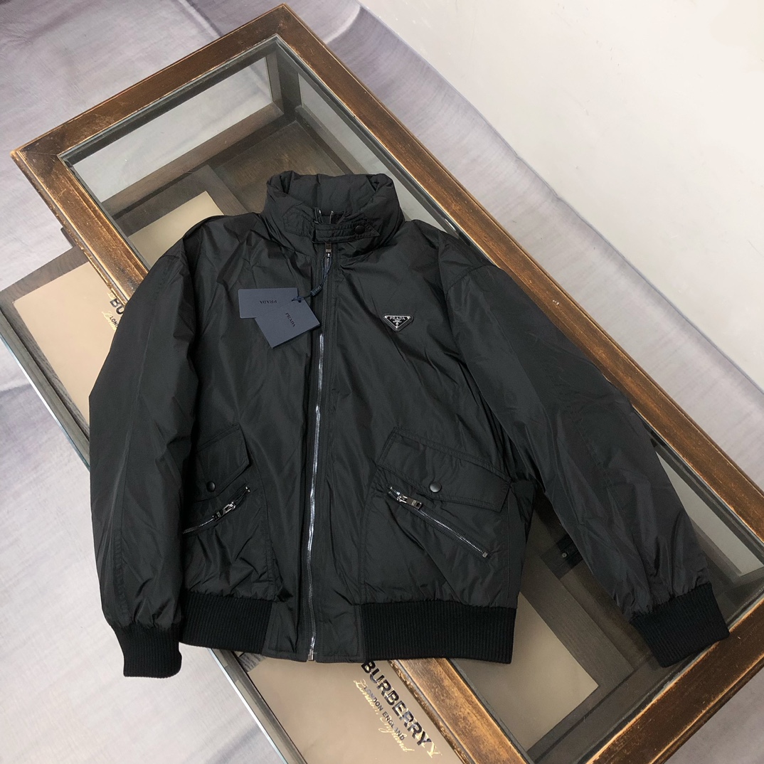 【ダウンジャケット】PRADA  48-50-52-54-56（M-3XL）