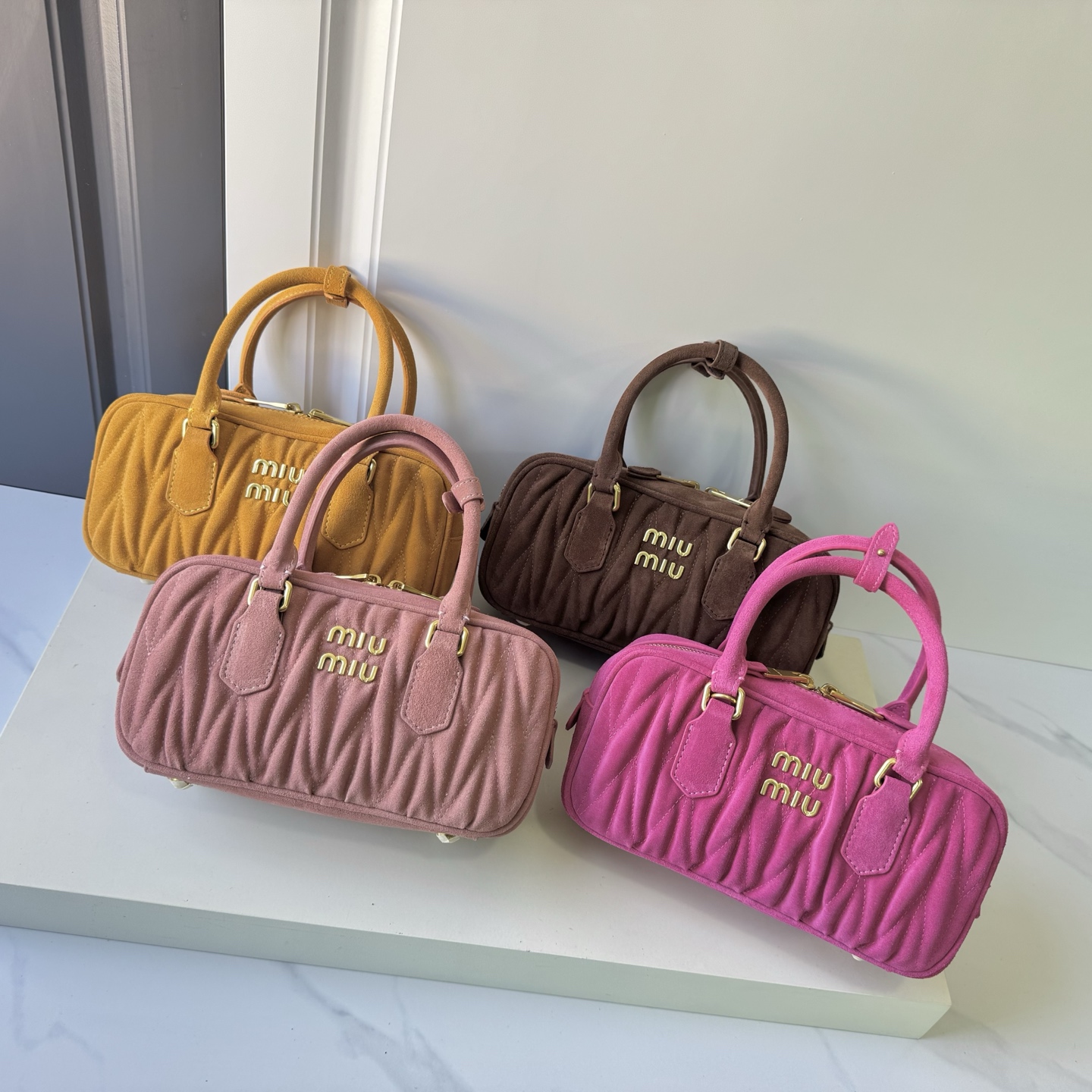 【MIUMIU】22X10.5X7.5Cm